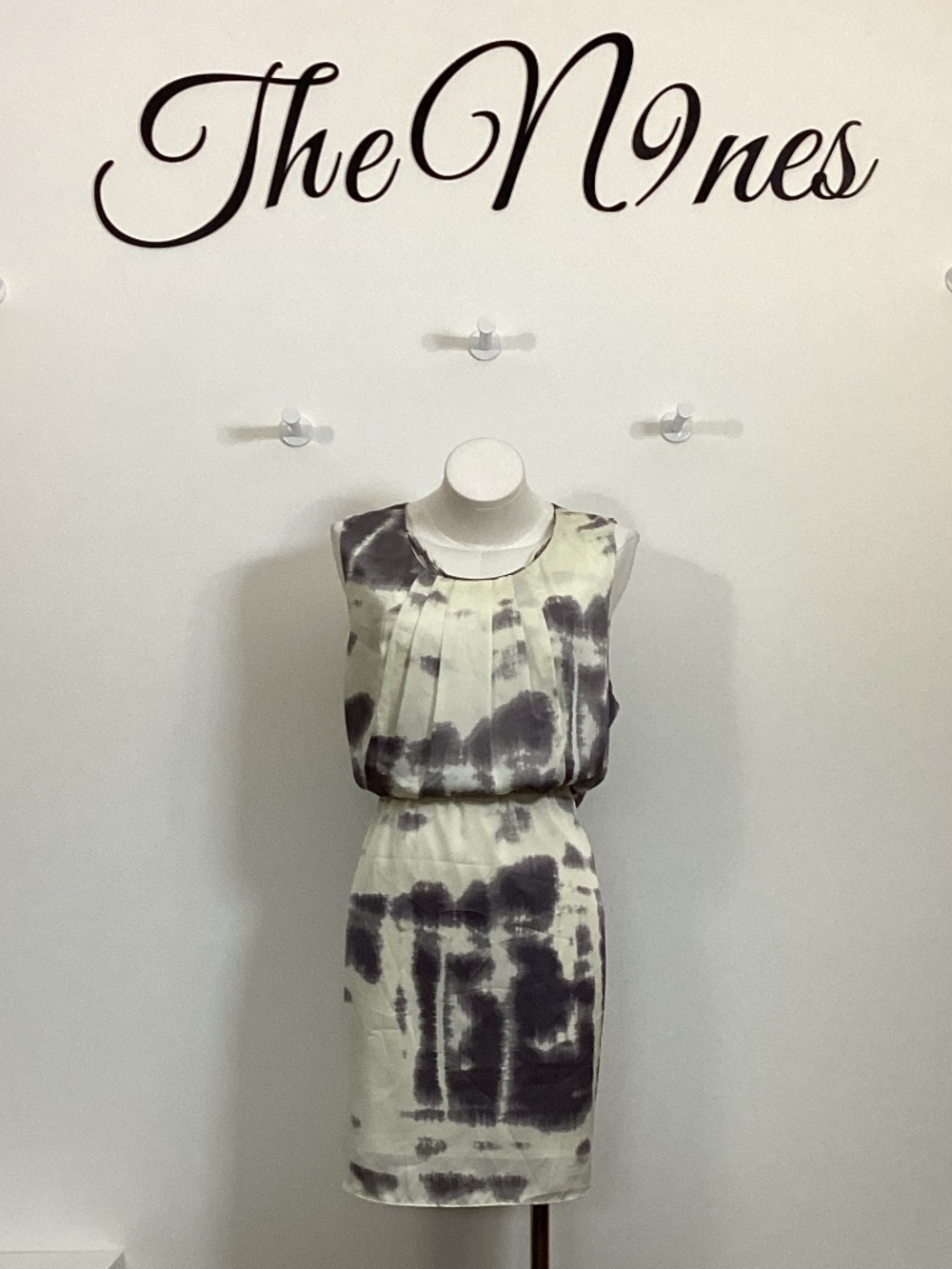BCBG Pale Yellow / Grey Sleeveless Mini Dress w/ Necklace NWT Large